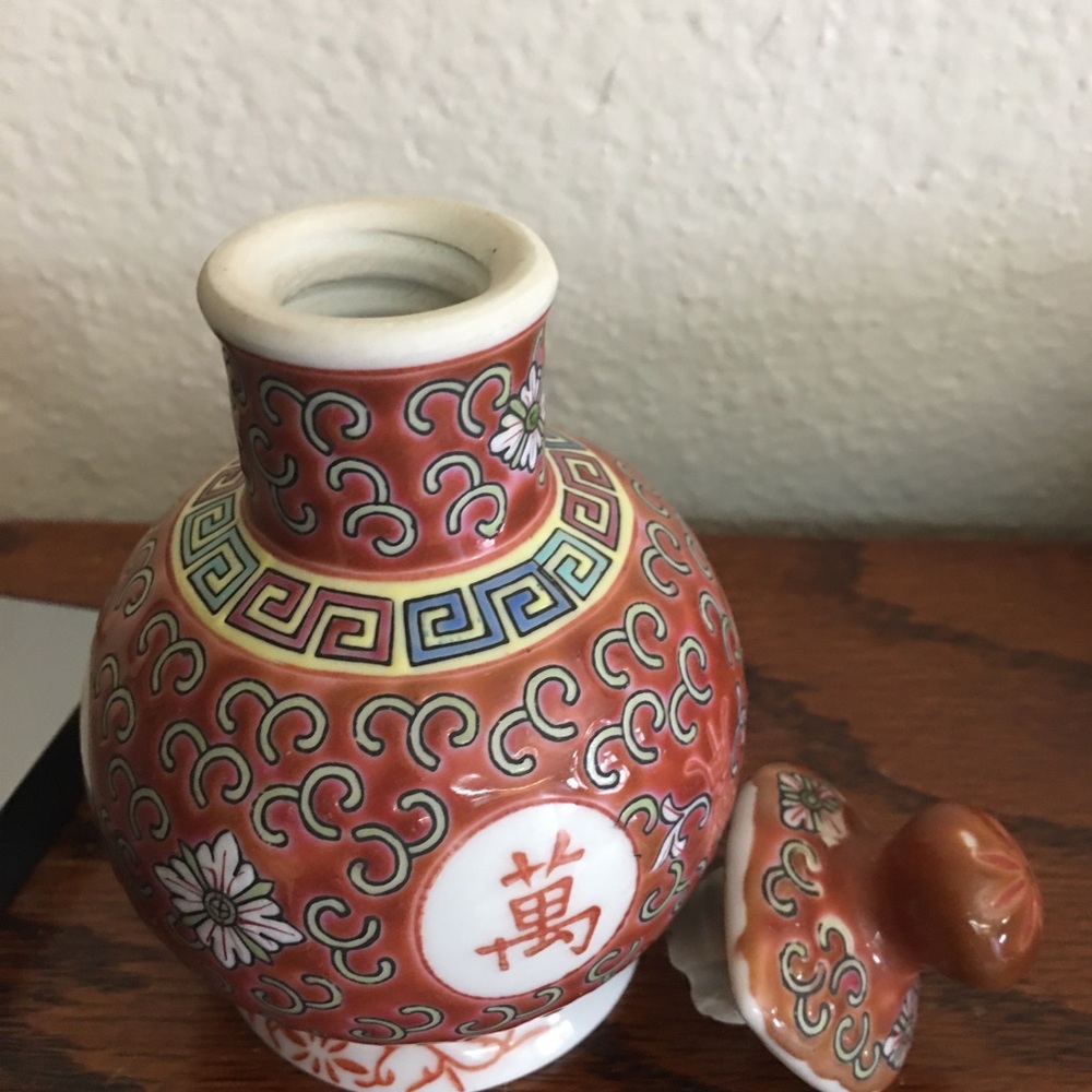 Asian Mini Vase Decor - Picture 3 of 5